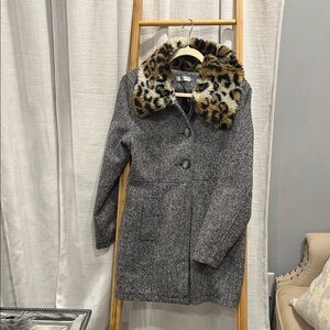 Gray Women's Coat with Leopard Print Collar